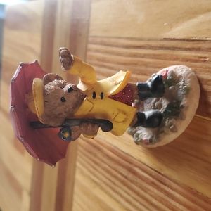 Tender Friends "April Showers" 1997 by Tender Heart Treasures, L.T.D.